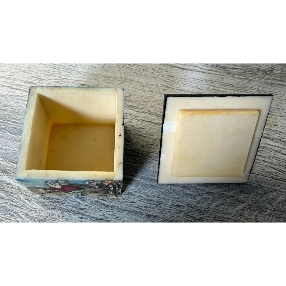 Vtg Hand Painted Camel Bone Persian Trinket Box W/ Lid 1.25